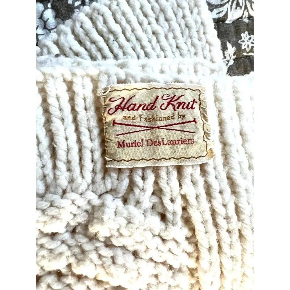 Hand Knit Fashioned‎ By Muriel DesLauries Blanket Scolloped Edges Cream Colored